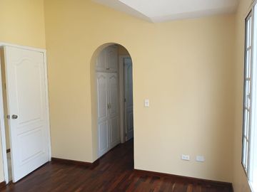 En Venta Hermosa Casa En Conjunto De 6 casas, Conocoto