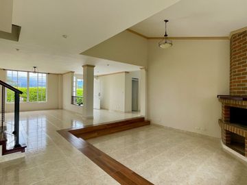 Rento extraordinaria casa campestre via Armenia- Pereira