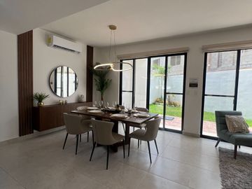 CASA EN VENTA DE 3 HABITACIONES EN CANCUN CERCA DE CENTROS COMERCIALES