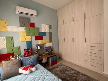 CASA EN VENTA DE 3 HABITACIONES EN CANCUN CERCA DE CENTROS COMERCIALES