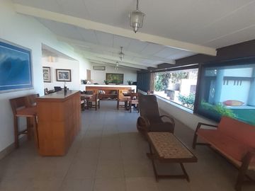 TEQUESQUITENGO ESPECTACULAR RESIDENCIA A ORILLA DEL LAGO 8 RECAMARAS