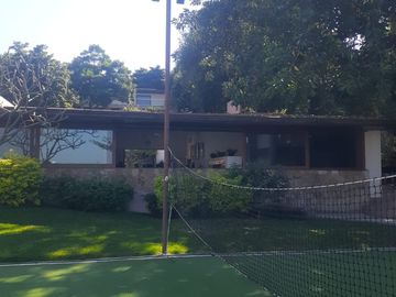 TEQUESQUITENGO ESPECTACULAR RESIDENCIA A ORILLA DEL LAGO 8 RECAMARAS