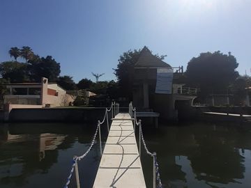 TEQUESQUITENGO ESPECTACULAR RESIDENCIA A ORILLA DEL LAGO 8 RECAMARAS