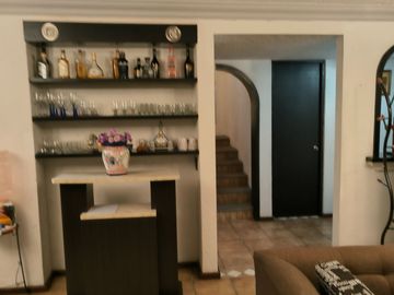 Casa en RENTA a 2 cuadras del centro de Tepotzotlán Edo. México! 4H, 3.5B, 4E!!!