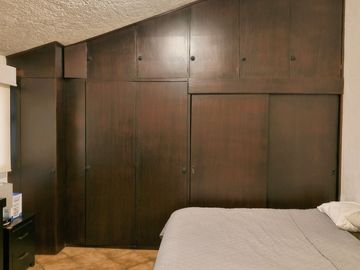 Casa en RENTA a 2 cuadras del centro de Tepotzotlán Edo. México! 4H, 3.5B, 4E!!!