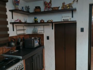 Casa en RENTA a 2 cuadras del centro de Tepotzotlán Edo. México! 4H, 3.5B, 4E!!!