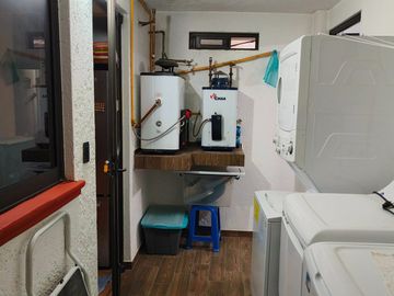 Casa en RENTA a 2 cuadras del centro de Tepotzotlán Edo. México! 4H, 3.5B, 4E!!!