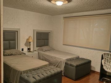 Casa en RENTA a 2 cuadras del centro de Tepotzotlán Edo. México! 4H, 3.5B, 4E!!!