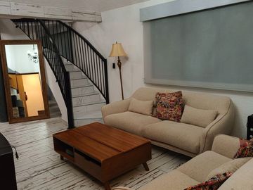 Casa en RENTA a 2 cuadras del centro de Tepotzotlán Edo. México! 4H, 3.5B, 4E!!!