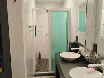 Casa en RENTA a 2 cuadras del centro de Tepotzotlán Edo. México! 4H, 3.5B, 4E!!!