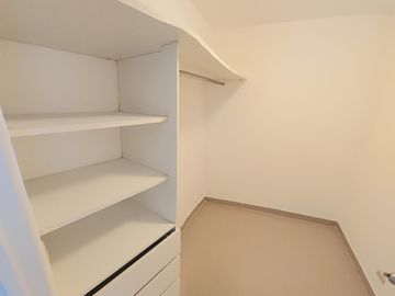 Departamento en 1er piso elevado San Borja