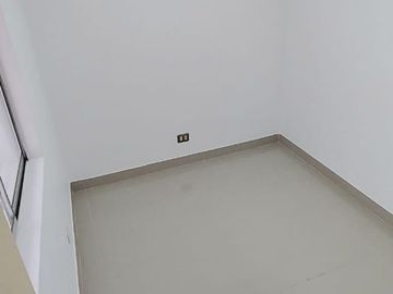 Departamento en 1er piso elevado San Borja