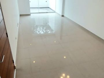 Departamento en 1er piso elevado San Borja