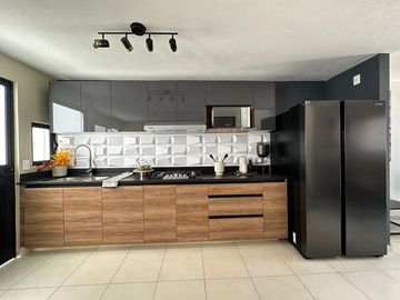 Casa en Corregidora, Qro.,. 2 Plantas con opción a Roof Garden