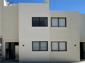 Casa en Corregidora, Qro.,. 2 Plantas con opción a Roof Garden