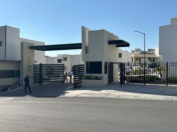 Casa en Corregidora, Qro.,. 2 Plantas con opción a Roof Garden