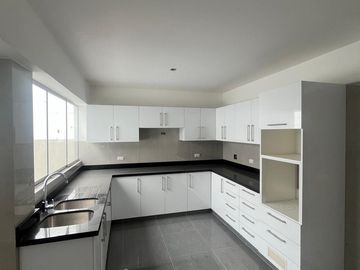 LUJOSO Y CONFORTABLE DUPLEX 4DORM 3ESTAC ZONA RESIDENCIAL