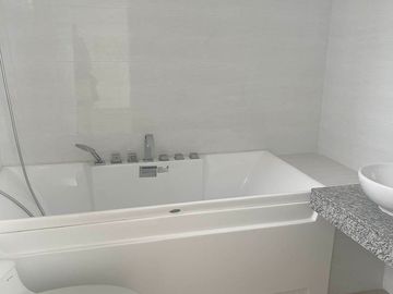 LUJOSO Y CONFORTABLE DUPLEX 4DORM 3ESTAC ZONA RESIDENCIAL