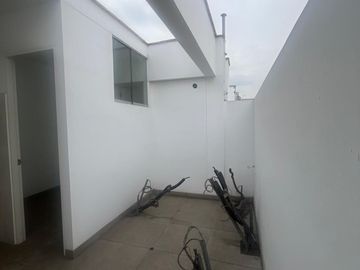 LUJOSO Y CONFORTABLE DUPLEX 4DORM 3ESTAC ZONA RESIDENCIAL