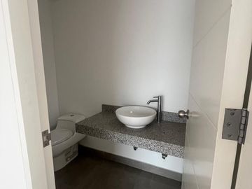 LUJOSO Y CONFORTABLE DUPLEX 4DORM 3ESTAC ZONA RESIDENCIAL