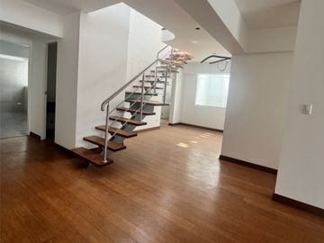 LUJOSO Y CONFORTABLE DUPLEX 4DORM 3ESTAC ZONA RESIDENCIAL