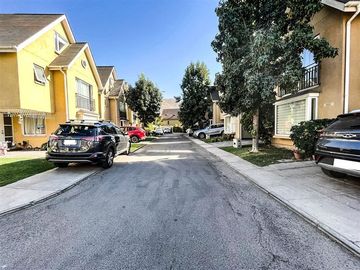 CASA EN VENTA EN HUECHURABA A PASOS DE COLEGIOS GRACE Y LINCOLN