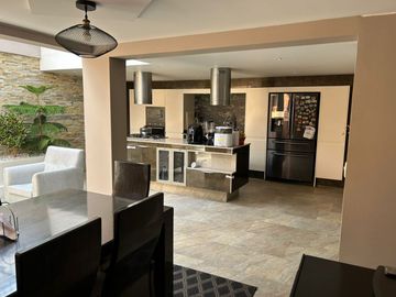 PRECIOSA Y AMPLÍSIMA CASA DE 185M2 EN EL SECTOR DE PALERMO.