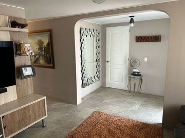 PRECIOSA Y AMPLÍSIMA CASA DE 185M2 EN EL SECTOR DE PALERMO.