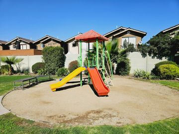 CASA EN VENTA EN ALBERTO UNDURRAGA, HUECHURABA
