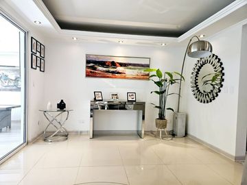 ESPECTACULAR Y HERMOSA¡¡ CASA COMPLETAMENTE REMODELADA, 4 DORMITORIOS