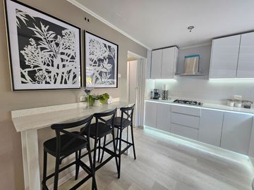 ESPECTACULAR Y HERMOSA¡¡ CASA COMPLETAMENTE REMODELADA, 4 DORMITORIOS