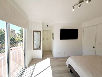 ESPECTACULAR Y HERMOSA¡¡ CASA COMPLETAMENTE REMODELADA, 4 DORMITORIOS