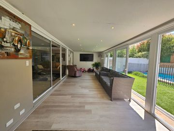 ESPECTACULAR Y HERMOSA¡¡ CASA COMPLETAMENTE REMODELADA, 4 DORMITORIOS