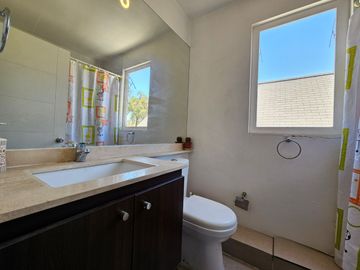 ESTUPENDA CASA 4D,3 BAÑOS, 3 PISOS EN PEDRO FONTOVA