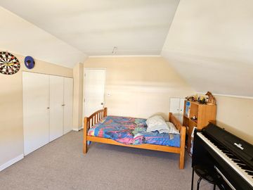 ESTUPENDA CASA 4D,3 BAÑOS, 3 PISOS EN PEDRO FONTOVA