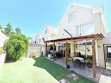 ESTUPENDA CASA 4D,3 BAÑOS, 3 PISOS EN PEDRO FONTOVA