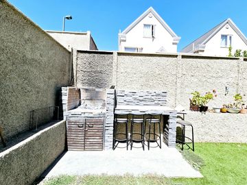 ESTUPENDA CASA 4D,3 BAÑOS, 3 PISOS EN PEDRO FONTOVA