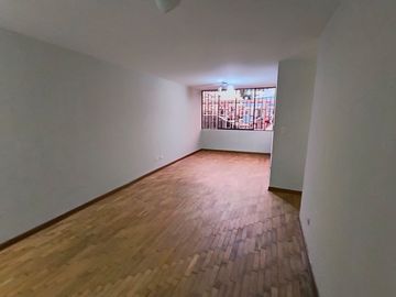 ALQUILER DE DEPARTAMENTO EN 1er. PISO Y FRENTE A PARQUE EN SAN MIGUEL
