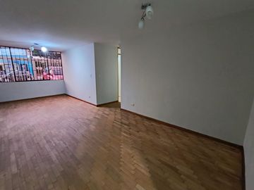 ALQUILER DE DEPARTAMENTO EN 1er. PISO Y FRENTE A PARQUE EN SAN MIGUEL