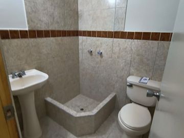 ALQUILER DE DEPARTAMENTO EN 1er. PISO Y FRENTE A PARQUE EN SAN MIGUEL