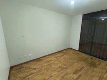 ALQUILER DE DEPARTAMENTO EN 1er. PISO Y FRENTE A PARQUE EN SAN MIGUEL
