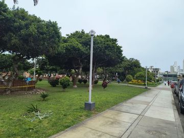 ALQUILER DE DEPARTAMENTO EN 1er. PISO Y FRENTE A PARQUE EN SAN MIGUEL