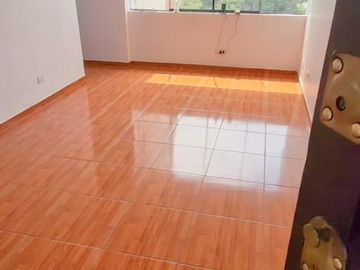 Venta de Departamento 5 habitaciones Remodelado y Ampliado en Zona Centrica de Jose L. Bustamante y R