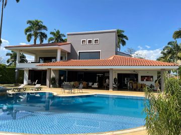 Vendo espectacular casa en exclusivo conjunto cerrado, Malabar, Cerritos, Pereira