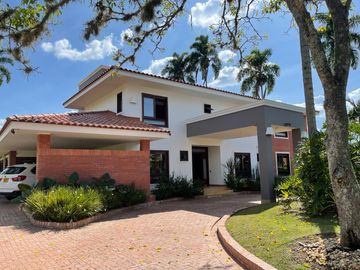 Vendo espectacular casa en exclusivo conjunto cerrado, Malabar, Cerritos, Pereira