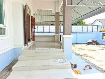 Selling a detached house in Navy House 22, Bang Sareh Sub-district, Sattahip District, Chonburi Province.