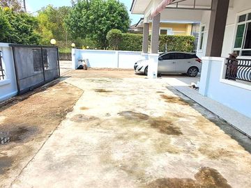 Selling a detached house in Navy House 22, Bang Sareh Sub-district, Sattahip District, Chonburi Province.