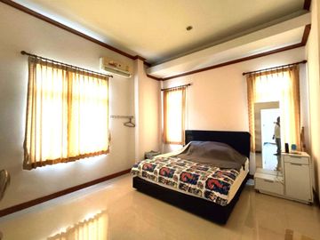 Selling a detached house in Navy House 22, Bang Sareh Sub-district, Sattahip District, Chonburi Province.