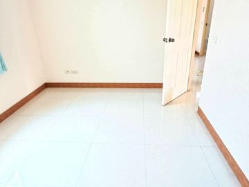 Selling a detached house in Navy House 22, Bang Sareh Sub-district, Sattahip District, Chonburi Province.
