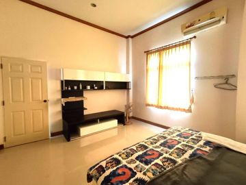 Selling a detached house in Navy House 22, Bang Sareh Sub-district, Sattahip District, Chonburi Province.